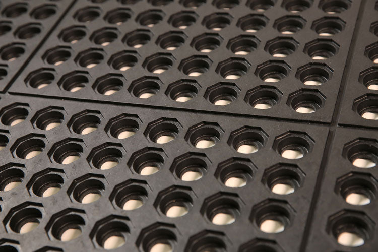 24/Seven Interlocking Rubber Mat - Holes